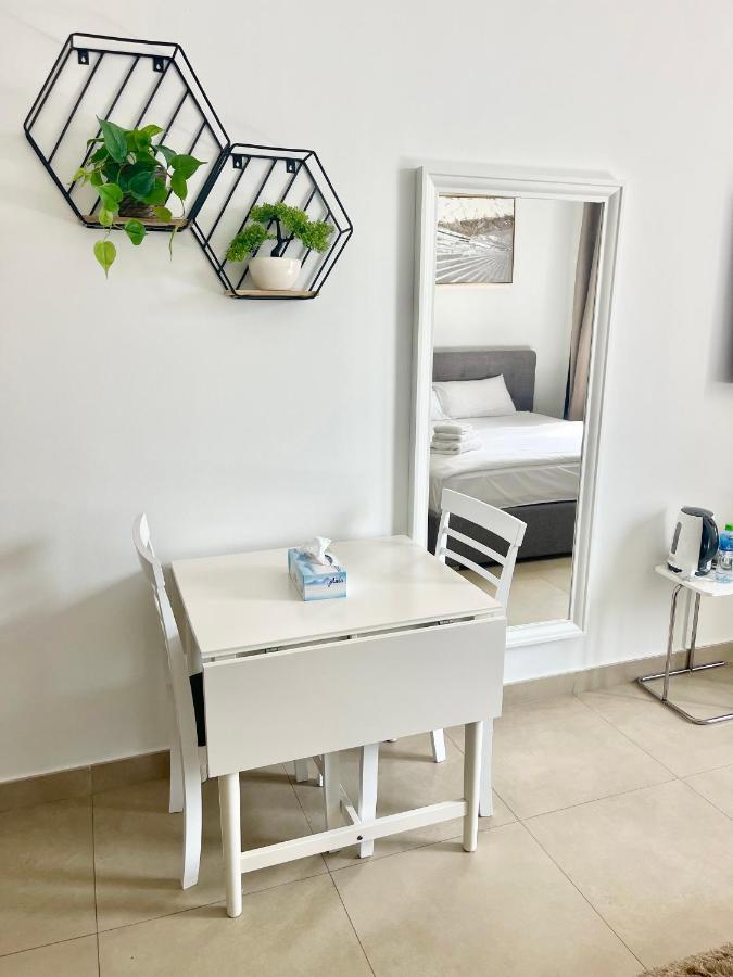 Super Elegant Studio Apartment-Sparkle Tower By Sweet Homes Dubai Luaran gambar