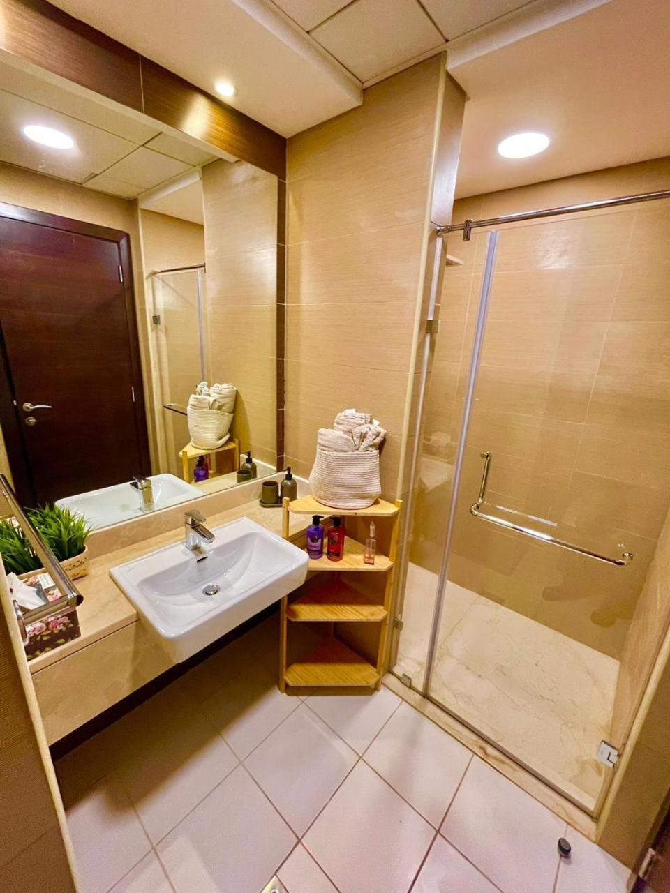 Super Elegant Studio Apartment-Sparkle Tower By Sweet Homes Dubai Luaran gambar